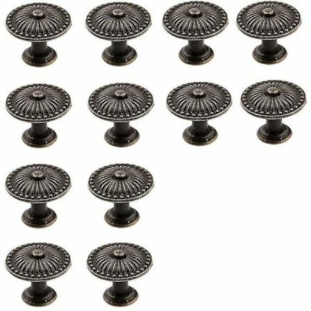 Total utförsäljning 12 st skåpknoppar byråknoppar