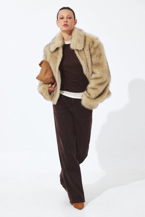 NA-KD Zip Detail Faux Fur Jacket - Jakker & frakker i imiteret pels - Beige - EU 42