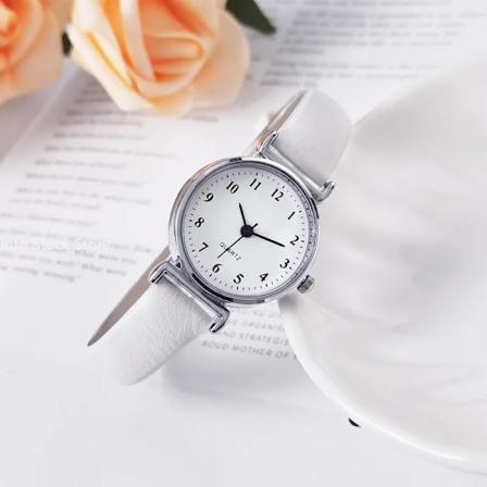 Korkea Laatuinen Merkkikvartsikello Naisille Muodikkaalla Pienellä Kellotaululla Rentun Kello Nahkarannekkeella Rannekello Naisille Relojes Para Mujer