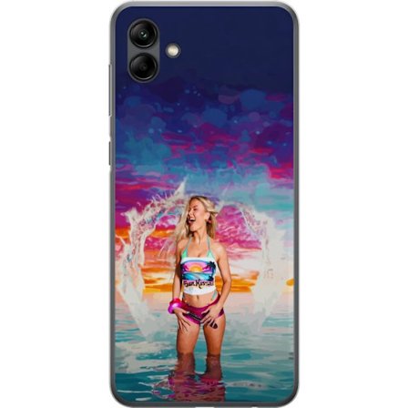 Kompatibel Mobilcover til Samsung Galaxy A05 Blond kvinde i farverigt strandtøj, der leger i havet ved solnedgang