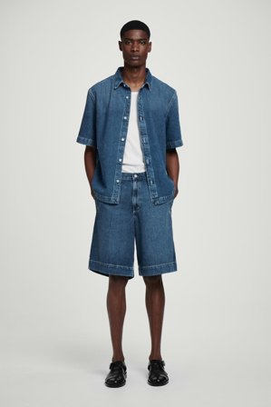 COS Männer Lockere, Leichte Jeansshorts in Blau