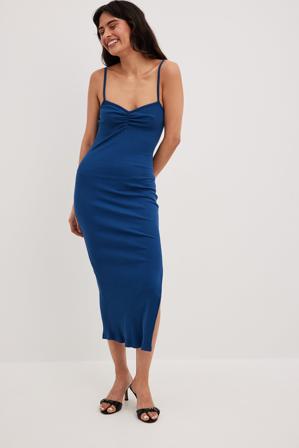 NA-KD Trend Robe mi-longue à bretelles et décolleté cœur - Robes moulantes - Bleu - Large