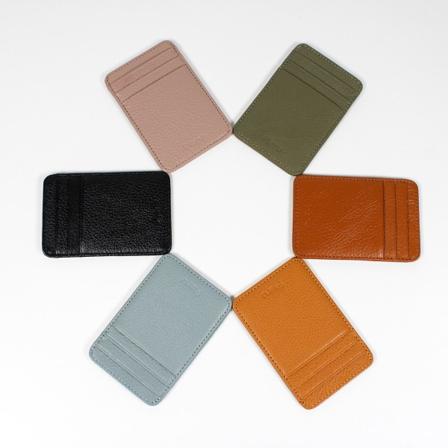 Vertikal visitkortsväska i äkta läder för män och kvinnor light blue