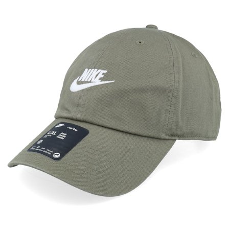 Nike - Groen unconstructed Cap - Club Cap Futura Wsh L Medium Olive/White Dad Cap @ Hatstore
