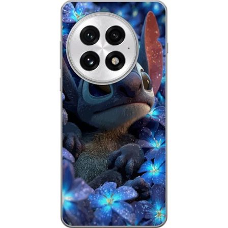 OnePlus 13 Gjennomsiktig deksel Stitch i en blå blomstereng med myke farger og drømmende Disney-følelse, der Stitch sitter omgitt av blomster i et