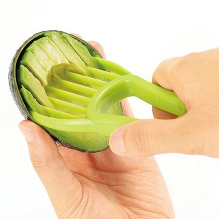 Grøntsagsskærer, avocado-skræller og multifunktionel frugtskærer – et 2-i-1 køkkenredskab.