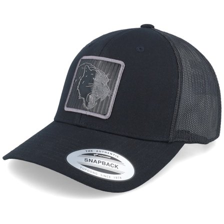 Iconic - Svart trucker Caps - Panther Black Metallic Patch Black Trucker @ Hatstore