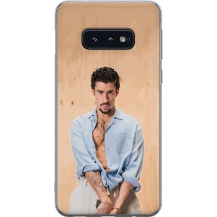 Kompatibel Mobilcover til Samsung Galaxy S10e Bad Bunny Super Bowl-inspireret grafik med NFL-trofæ og San Francisco-bro i sportdesign