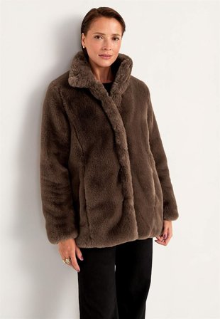 Cellbes of Sweden - Kåpe med myk pelsimitasjon i nougat for damer i størrelse 38/40