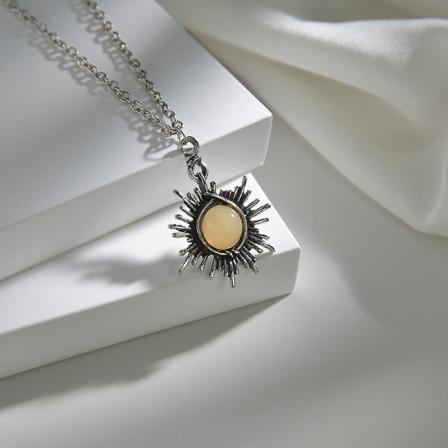 Gotisk Vintage Hjerte Hengesmykke Kragebeinkjede Choker Kompatibel Kvinner Jente Punk Kpop Y2k Elegant Månestein Smykker Gaver04 sølv sol