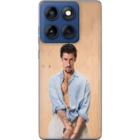 Yhteensopiva Puhelinkuori Motorola Edge 60 Bad Bunny Super Bowl-inspiroima grafiikka, jossa NFL-trofe ja San Franciscon silta urheilusuunnittelussa