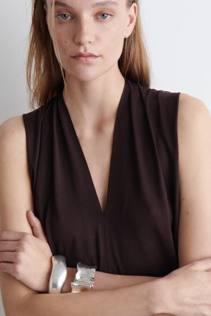 COS Women's Abito Maxi Drappeggiato Con Scollo A V in Marrone