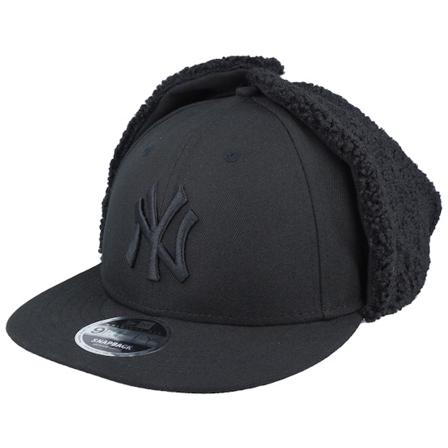 New Era - MLB Schwarz earflap Cap - Hatstore Exclusive x New York Yankees 9FIFTY Dogear Black/Black Earflap @ Hatstore