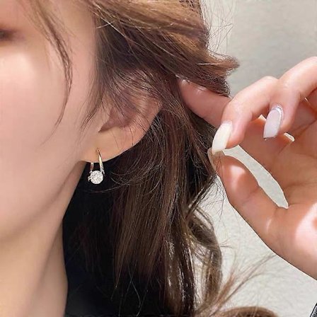 Högkvalitativa, raffinerade örhängen för runda ansikten, örhängen i koreansk stil, trendiga zirkonprydda, trendiga Xiacheng silversmycken.