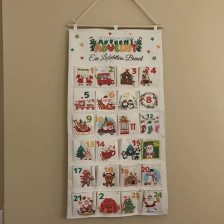 Julekalender med 24 lommer til vægophæng