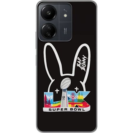 Kompatibel Mobilcover til Xiaomi Redmi 13C Bad Bunny portræt med åben skjorte, tatoveringer og krøllet hår i stilfuld modefotografering