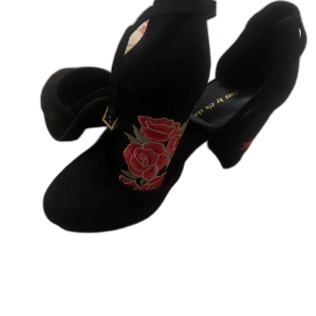 Svarta klackskor med rosbroderi (DinSko)