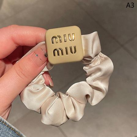 Retro bokstavhårtau for jente Myke silkestoffer Scrunchies S Beige