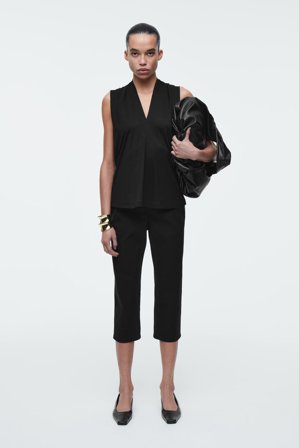 COS Women's Top Con Scollo A V Drappeggiato in Nero