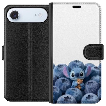 Kompatibel Tegnebogsetui til Apple Apple iPhone 17 Air Sød blå karakter blandt blåbær med bamse i blød og legende illustration