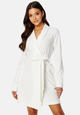 BUBBLEROOM Vania velour robe Cream Klær