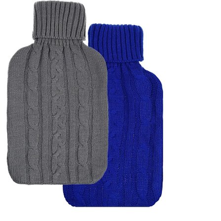 2 kappaletta neulottua kuorta 2 litran kuumavesipulloon, vain kuorisukat