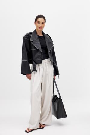 NA-KD Crinkled Elastic Waist Wide Leg Trousers - Utsvängda byxor - Beige - EU 38