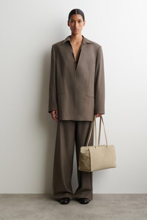 COS Women's Borsa Bowling Marais In Pelle Scamosciata Bag in Beige