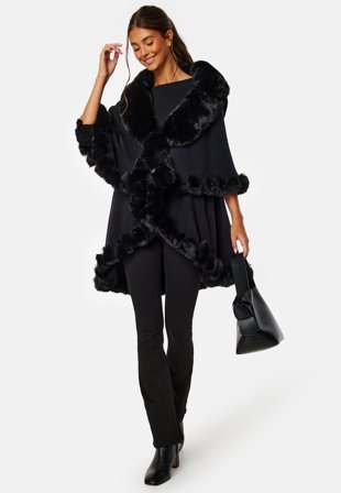 Hollies Wednesday Cape 299 Black Klær