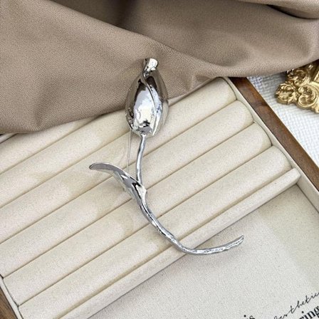 Nischad high-end ljuskänslig oregelbunden brosch dubbelanvändningsbrosch legering glansig personlig klädtillbehör