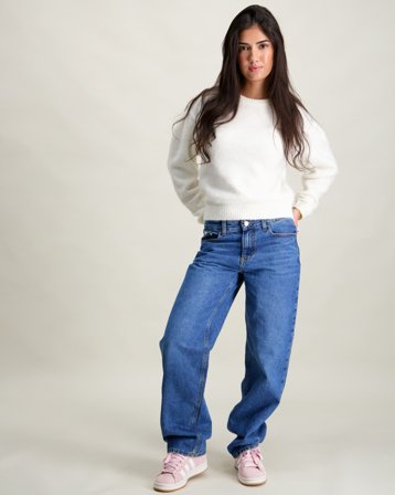 Calvin Klein BOX PLEAT FLUFFY SWEATER Wit Truien Meisjes - Kids Brand Store