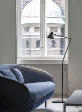 NJP gulvlampe 3000k - sort