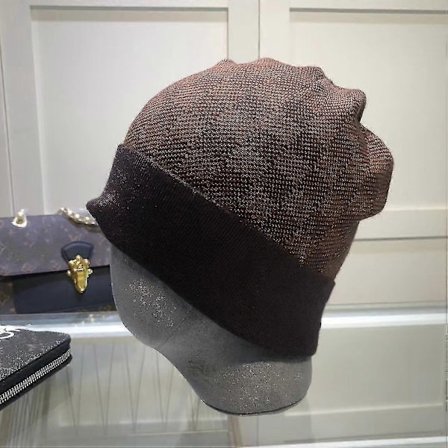 Ny ankomst Designer Bokstavtrykt Rutete Vinterlue Myk Varm Strikket Lue Brun