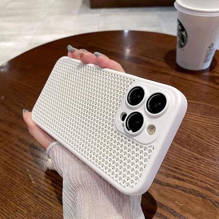 Case kompatibelt med Iphone 15 Pro Max, Slim PC Värmeavledning Fint hål Stötsäkert cover med linsskydd White For iPhone 15 Pro Max