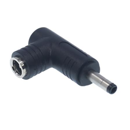 1 kpl DC power 5,5 x 2,5 mm naaraspistorasiasta urospistokkeeseen