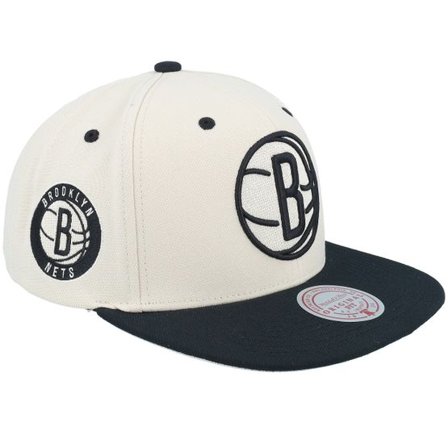 Mitchell & Ness - NBA Beige snapback Keps - Brooklyn Nets Evergreen Cream Black Cap Off White/Black Snapback @ Hatstore