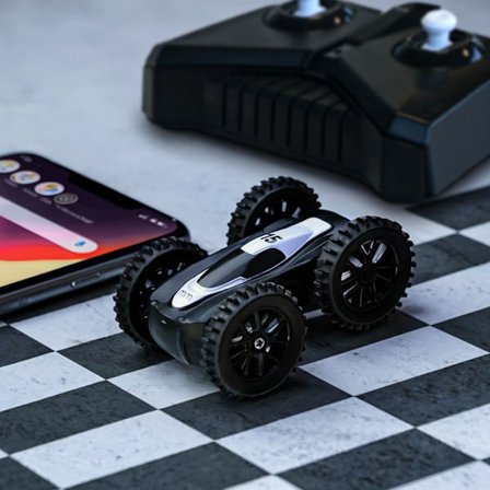 RC Mini Stunt Car, 360 Pyöräytystä, Ladattava Akku
