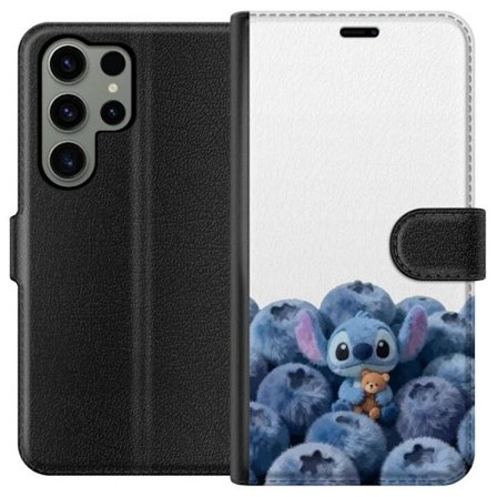 Kompatibelt Lommeboketui til Samsung Samsung Galaxy S23 Ultra Søt blå karakter blant blåbær med bamse i mykt og lekent illustrasjon