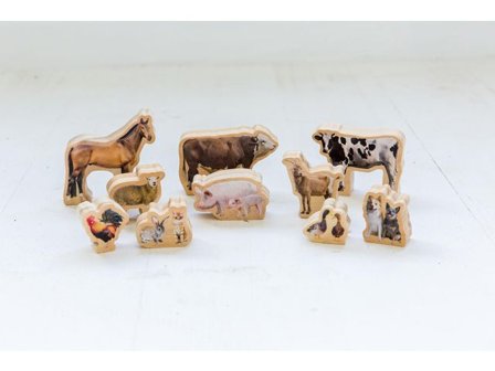Bondgårdsdjur i trä 10/fp - Lyreco - Skola och förskola - Lekmaterial - Lekfigurer - Djur