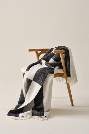 Jotex - Ullteppe Hvit/svart - COLIN - Kjøp Pledd hos Jotex