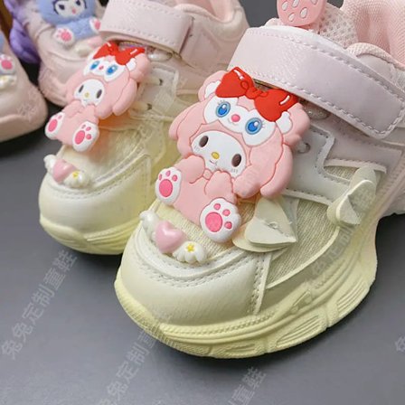 Anime Kawaii Sanrios My Melody Cinnamoroll Kuromi Barn Sneakers Tecknad Söt Luminous Daddy Skor Tjej Sammet Löparskor Present