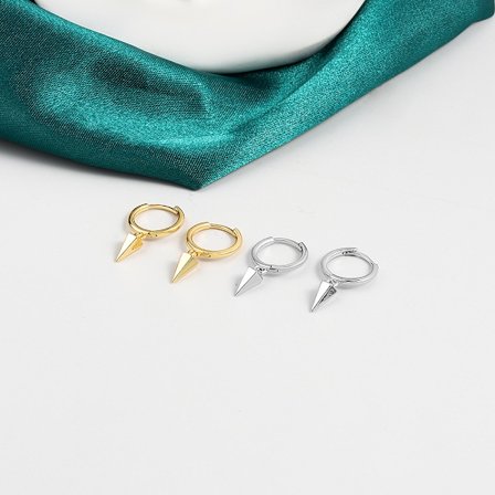 2 st creoler örhängen kubisk zirkonia måne stjärna spik blixt onda