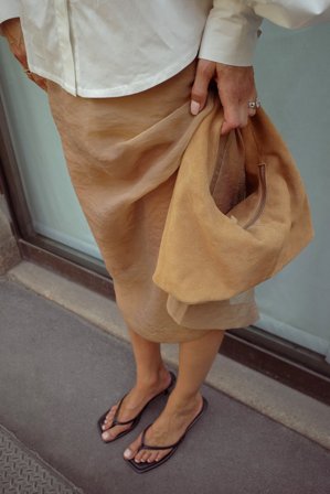 Cecilie Haugaard x NA-KD Sac à main en daim coupe ample - Sacs - Brun - One Size