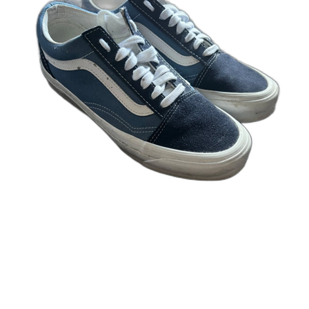 Blå och vita sneakers från Vans