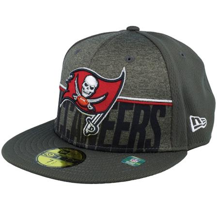 New Era - NFL Grijs fitted Cap - Tampa Bay Buccaneers 59FIFTY NFL Training 23 Charcoal Fitted @ Hatstore