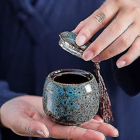 Pieni käsintehty keramiikka-urnu ihmisen tuhkalle Mini-krematoriournu Mini-hautajaisurnu