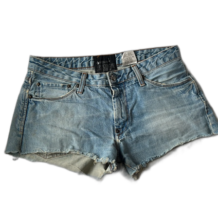 Ljusblå jeansshorts från Acne