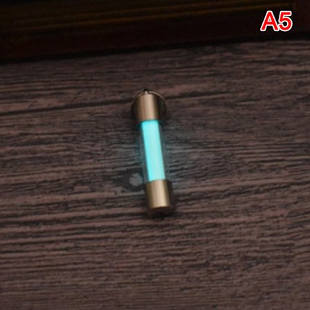 Titanium Stainless Steel Embrite Pimeässä hohtava avaimenperä FOB