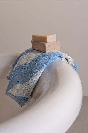 Jotex - Håndkle 50x70 Cm Ljusblå/vit - WAVES - Kjøp Håndklær hos Jotex