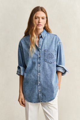 GANT - Brodert denimskjorte til dame semi light blue worn in